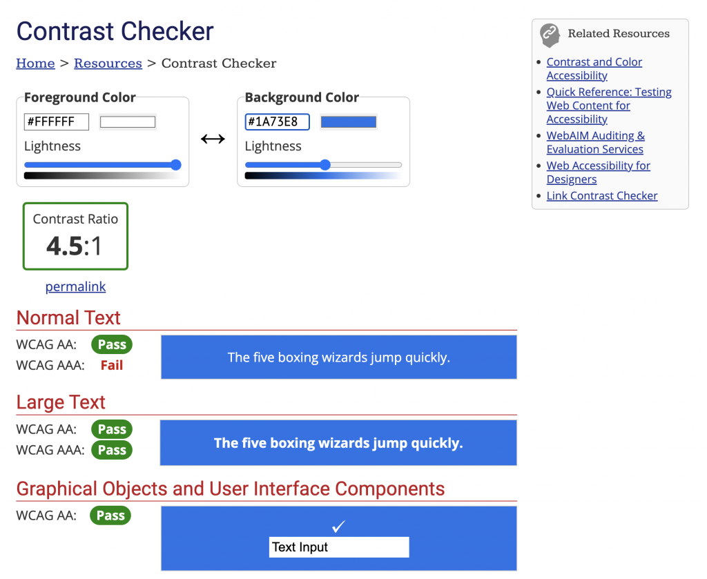 Screenshot van Contrast Checker WebAIM waarin de kleuren wit (#FFFFFF) en blauw (#1A73E8) zijn ingevoerd met daarbij het resultaat van 4:5:1 ratio dat voldoet aan de wcag-richtlijnen, behalve wcag AAA.
